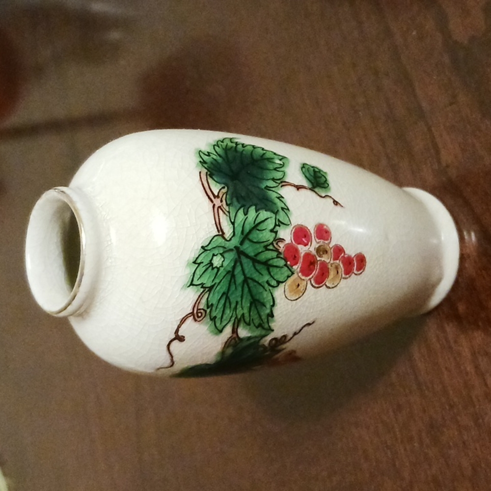 Homco Vintage Japanese Bud Vase Grapevine Design
